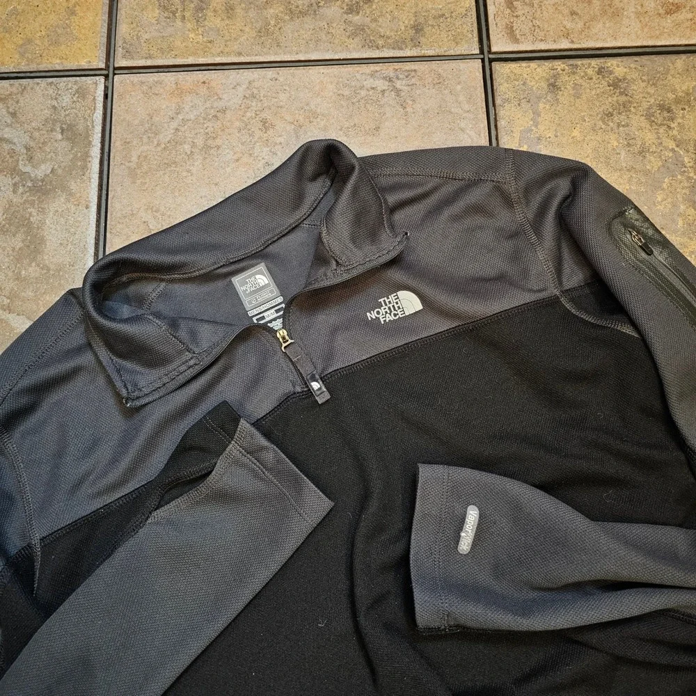 The North Face Flight Series Mens Medium VaporWick 1/4 Zip Pullover Hiking